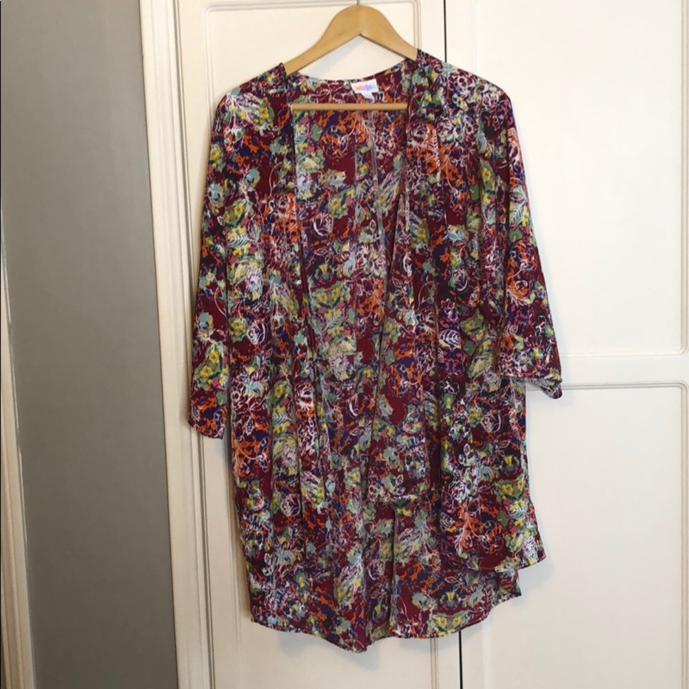 LulaRoe silky Lindsey cardigan! Large